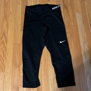 Nike Pro capri large 30% off bundles